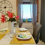 Lucija Apartment *