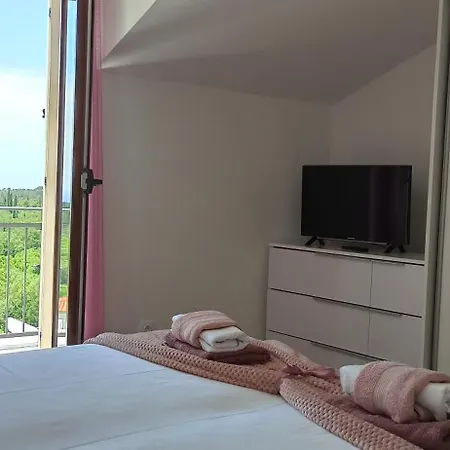 Apartment Lucija *