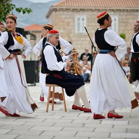 Lucija *